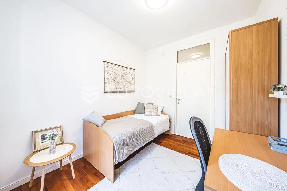 zagreb, maksimir, odličan četverosoban stan 120 m² s garažom - slika 12