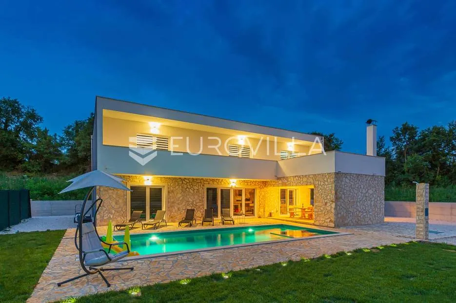 istra, juršići - prekrasna i moderna kuća 243 m2, bazen 40 m2, jacuzzi - slika 2