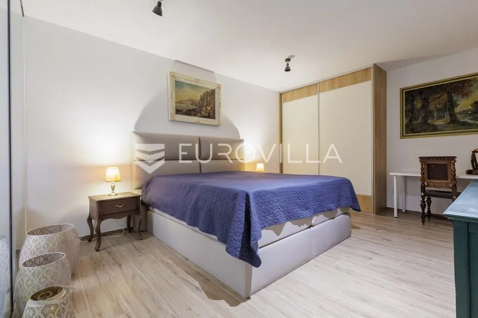 medulin, pješčana uvala, ekskluzivan stan na savršenoj lokaciji prvi red do mora s vrtom - slika 19
