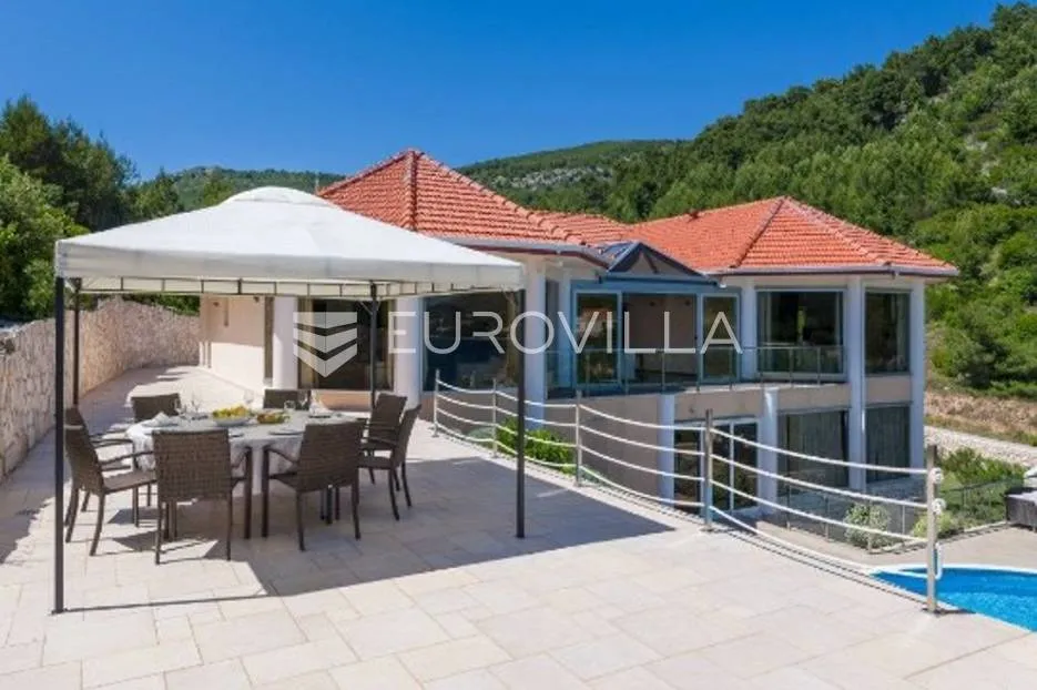 korčula, atraktivna vila prvi red do mora - slika 18