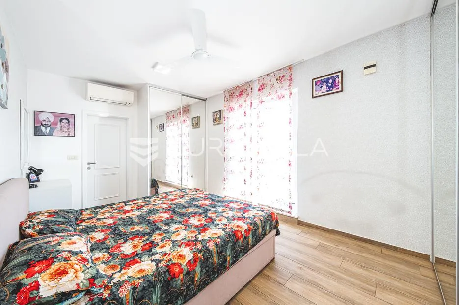 samobor, prekrasna moderna kuća 301 m² - slika 27