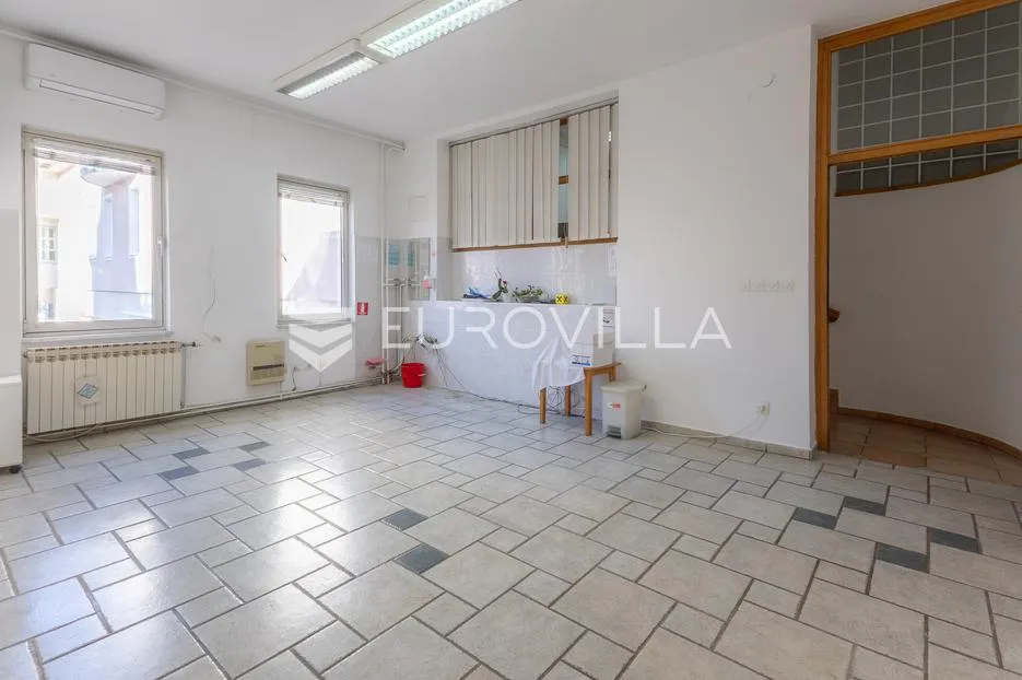 slavonski brod, centar, stan 107 m² 50 m² potkrovlje - slika 8