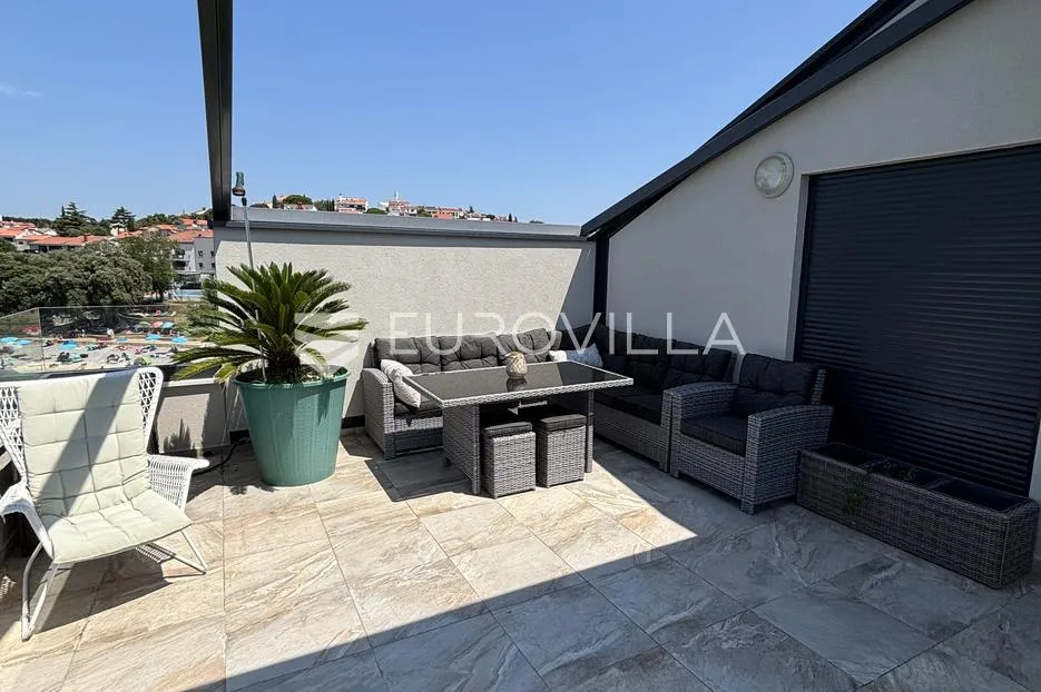 medulin, pješčana uvala, ekskluzivan penthouse prvi red do mora - slika 6