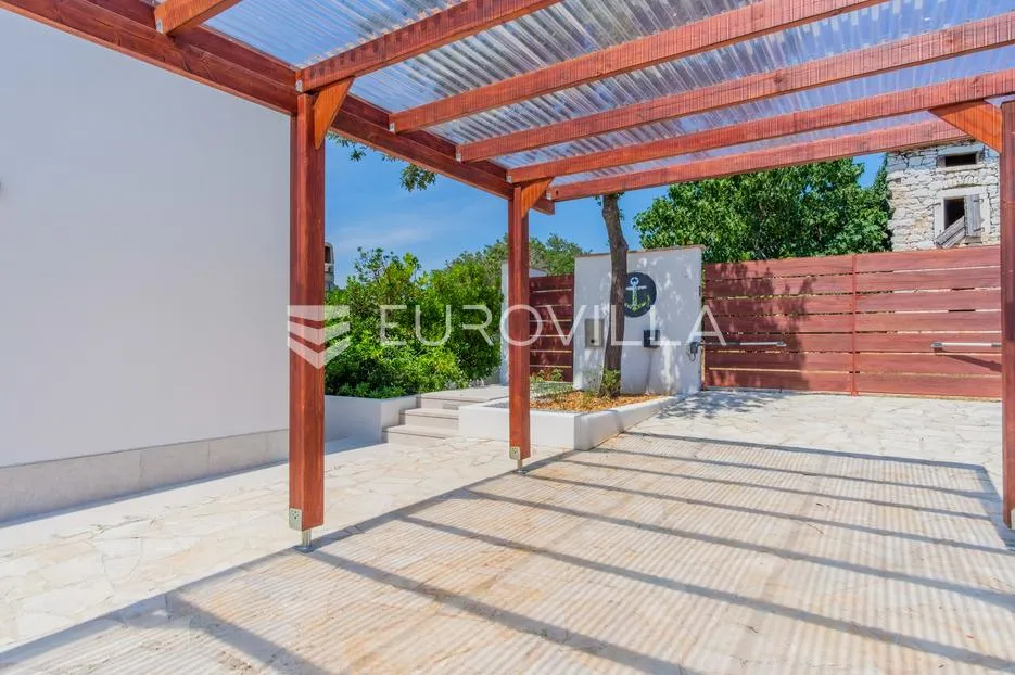 istra, poreč, unikatna dizajnerska vila s dodatnim apartmanom, wellnessom i grijanim bazenom - slika 66