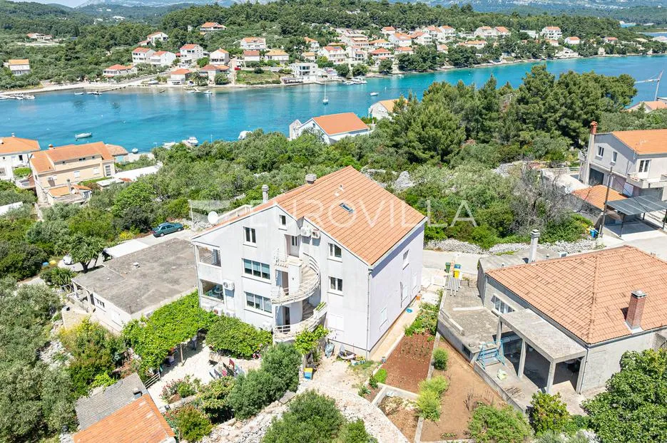 otok korčula, lumbarda, dvoetažni stan površine 127 m², 2 red uz more - slika 5