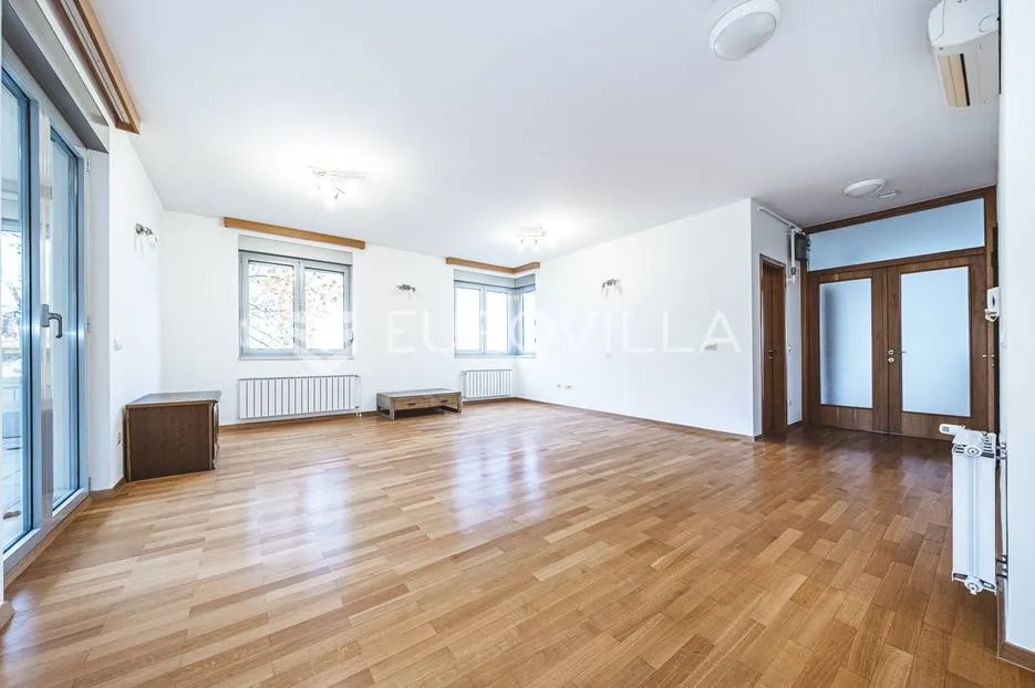 zagreb, jordanovac, prekrasan peterosoban stan 230 m2 s garažom i parkirnim mjestom - slika 7