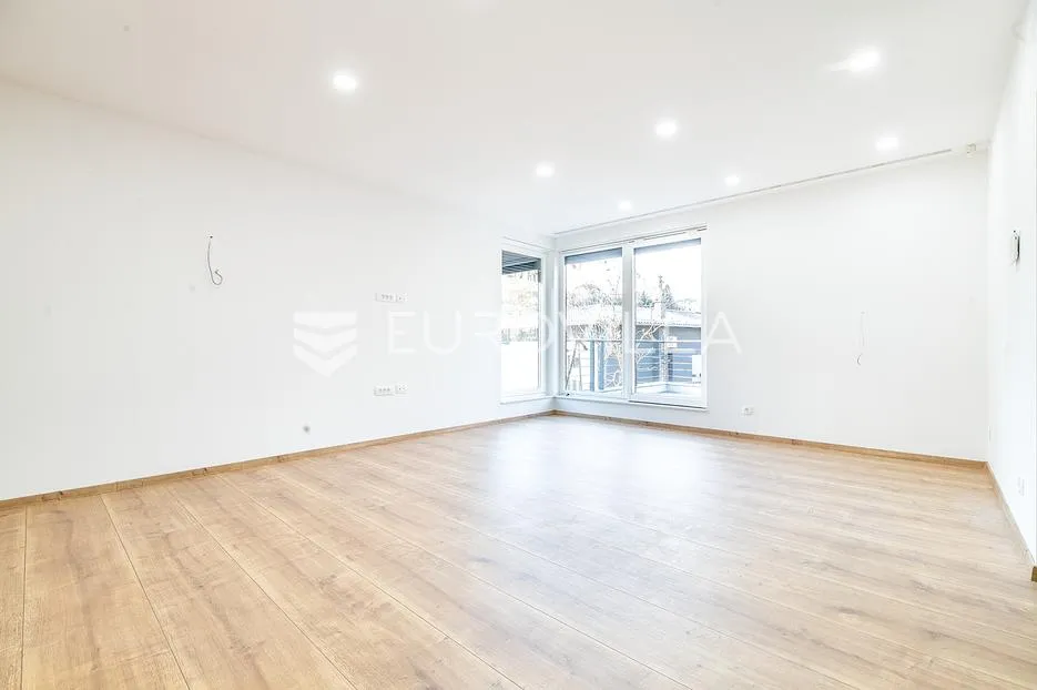 zagreb, mlinovi, luksuzan četverosoban stan 152 m² u duplex kući s garažom - slika 2