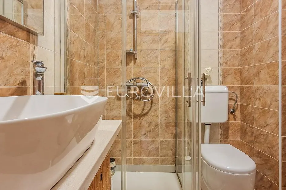 istra, novigrad, stan 90 m² sa mansardom i dvije spavaće sobe - slika 6