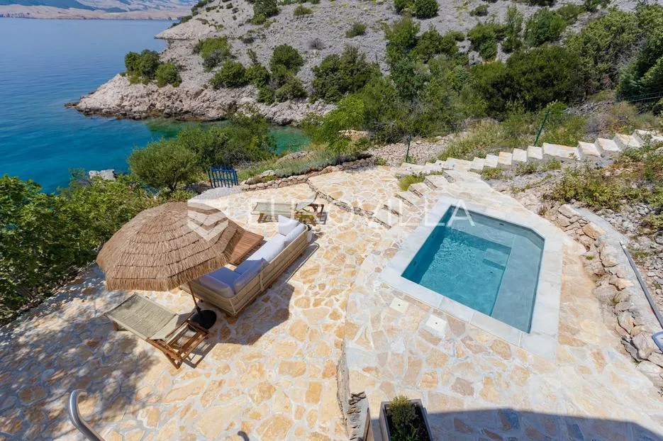 jablanac, prvi red do mora, mediteranska oaza s bazenom u parku prirode velebit - slika 4