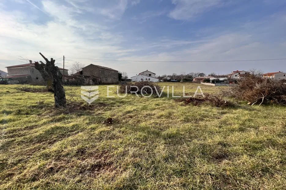 Marčana, Loborika, građevinsko zemljište 506 m² na odličnoj lokaciji s putem - Loborika, Marčana