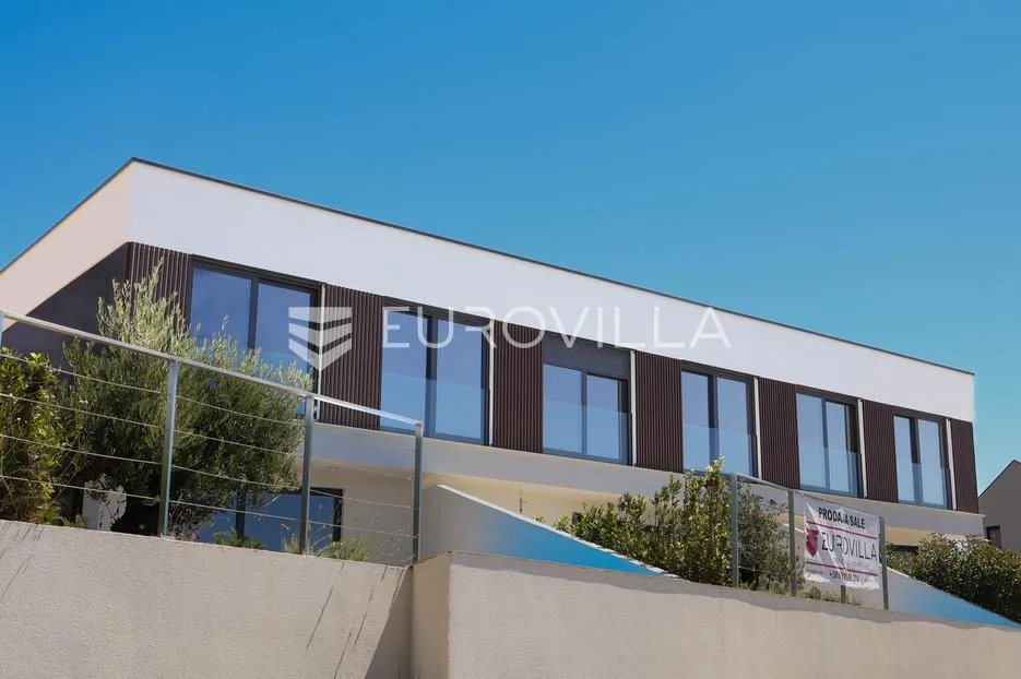 pag, mandre, trosoban stan u luksuznoj vili s privatnim bazenom i pogledom na more 130 m² - slika 3