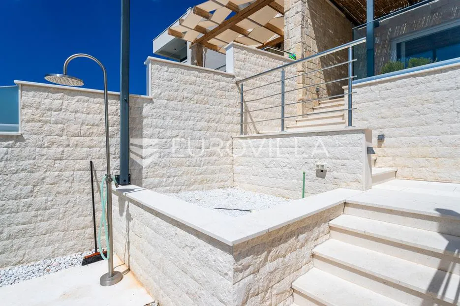 žaborić, prekrasan trosoban stan na samoj plaži, 121,99 m² - slika 22