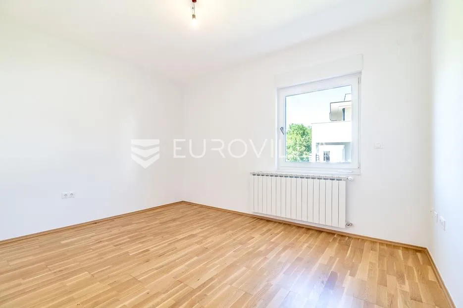 zagreb, gračani, atraktivan i prostran peterosoban stan s vrtom i dvije garaže, 257 m² - slika 11