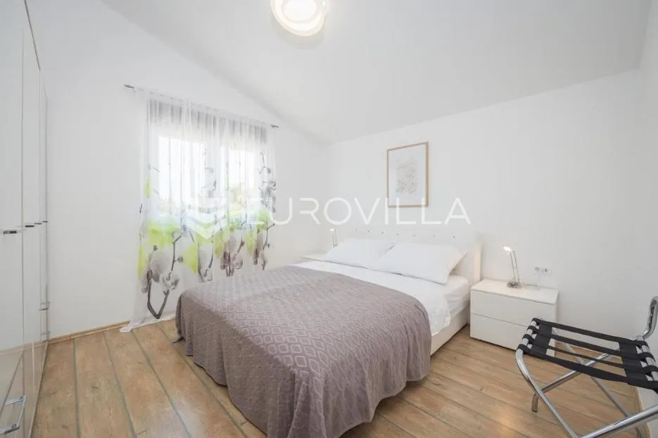 medulin, istra, luksuzna samostojeća vila 205 m² s bazenom i pogledom na more - slika 12