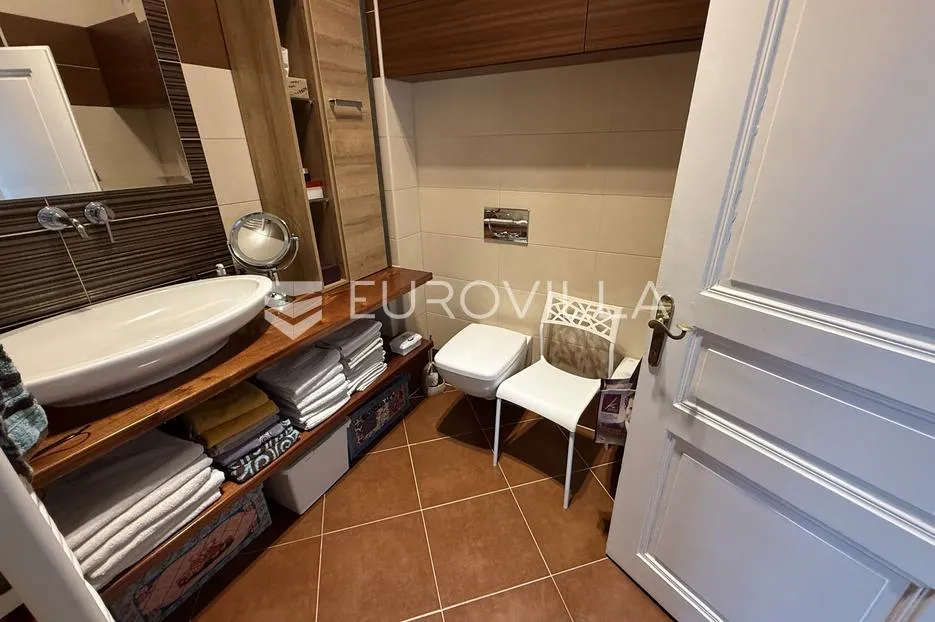 osijek, centar grada, uređen 3, soban stan površine 86 m² na 1. katu - slika 11