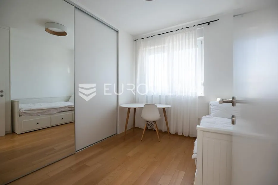 zadar, borik, luksuzan penthouse površine 137,26 m² s terasama na top lokaciji - slika 34