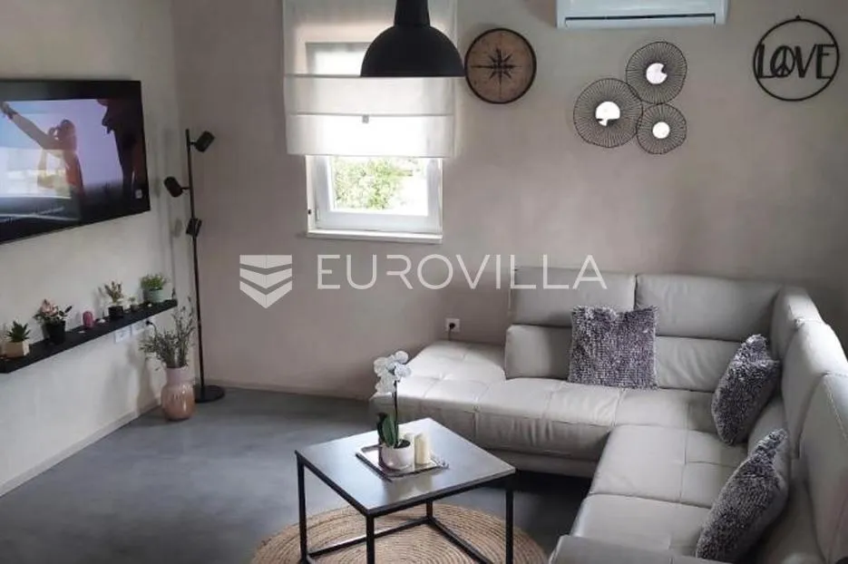 krk, dobrinj, moderna dvojna kuća s bazenom i saunom 107 m², okućnica 315 m² - slika 9