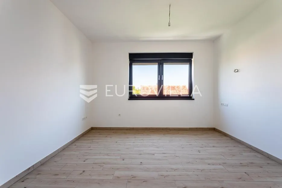 vodice, prostran penthouse s krovnom terasom, 168,79 m² - slika 6