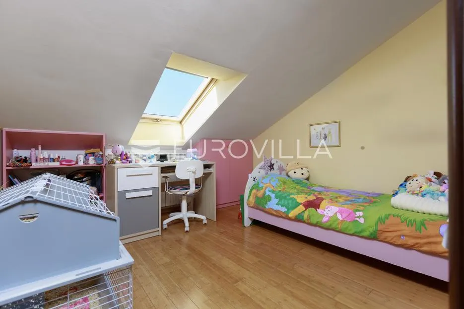 viškovo, marčelji, odličan peterosoban stan 151 m², dvoetažan - slika 19