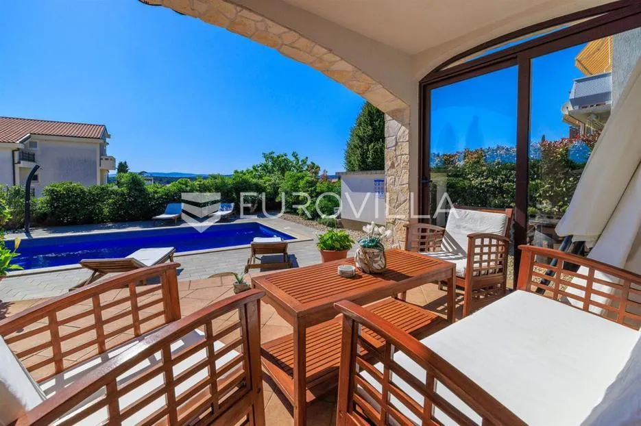 krk, punat, samostojeća kuća s dva apartmana po 100 m², studio apartman, bazen, garaža, sauna - slika 5