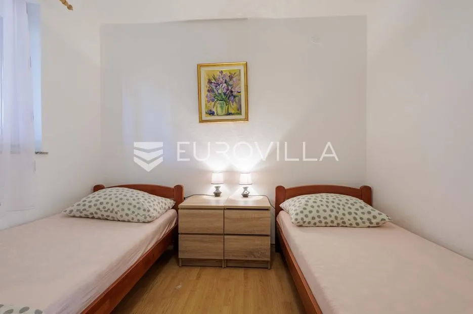 istra, medulin, kuća s dva stana, 100 m od mora - slika 13