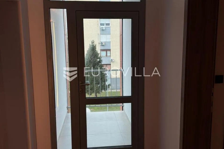 varaždin centar, useljiv trosobni stan 70 m² s uključenim režijama - slika 6
