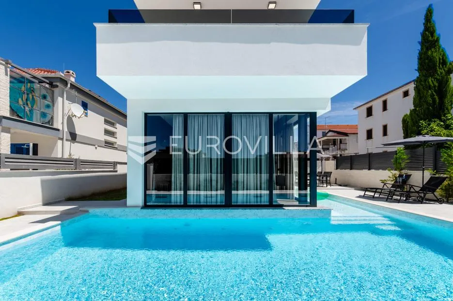 zadar, vrsi, luksuzna vila s bazenom 261 m² - slika 8