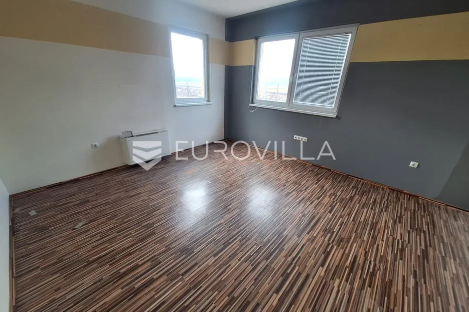 karlovac, ilovac, poslovna zgrada 530 m² s uredima i skladištem, odlična lokacija - slika 7