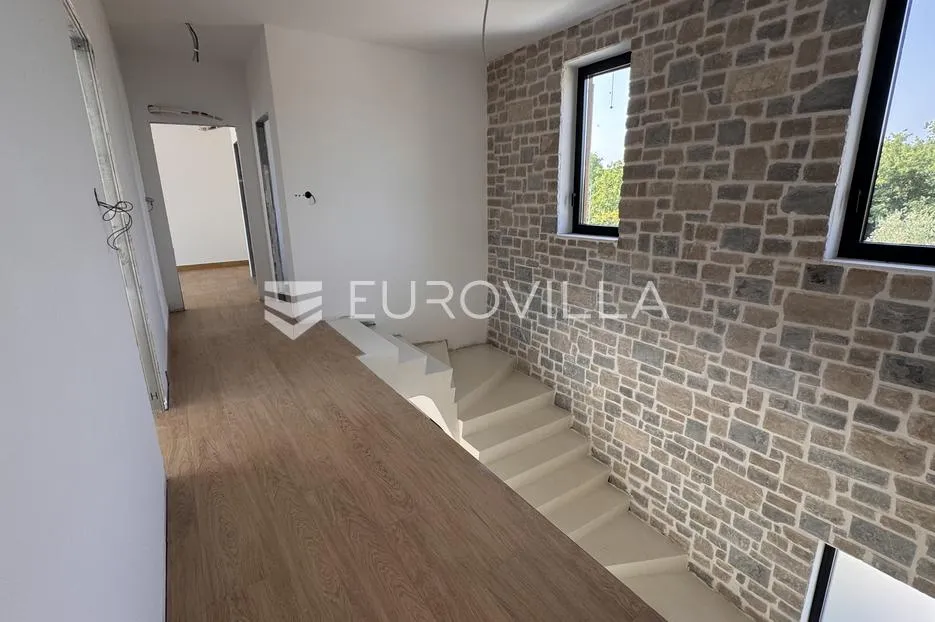 istra, tinjan - ekskluzivna vila s bazenom i sportskim terenom na 2935 m2 - slika 26