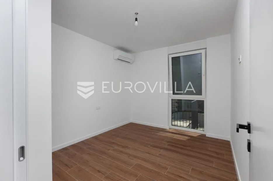 omišalj, otok krk, trosoban stan s okućnicom, 150m od mora - slika 8