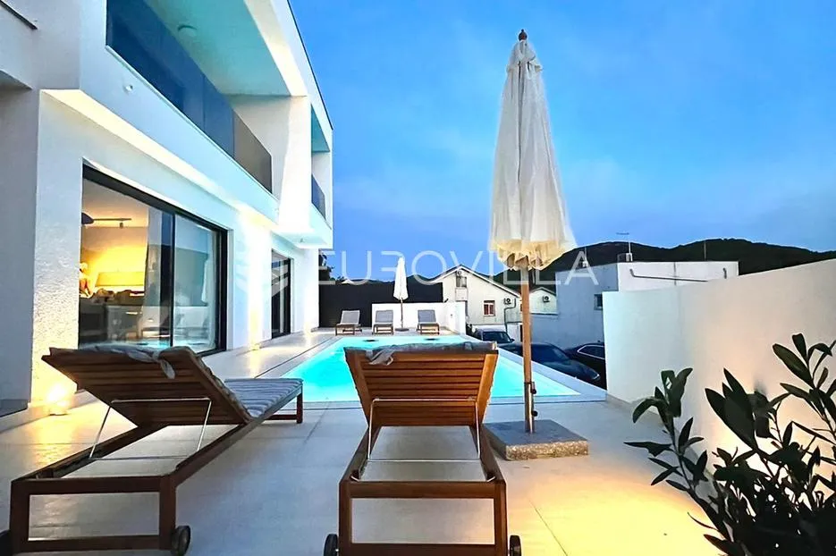 Zadar, Žman dvije moderne vile s bazenima 262 m² i građ zemljište s dozvolom za treću vilu - Žman, Sali