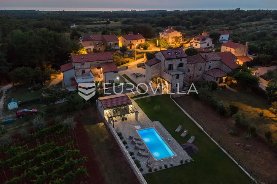 istra, umag, autentična istarska kamena kuća 260 m², okružena zelenilom, 1349 m² okućnice - slika 67