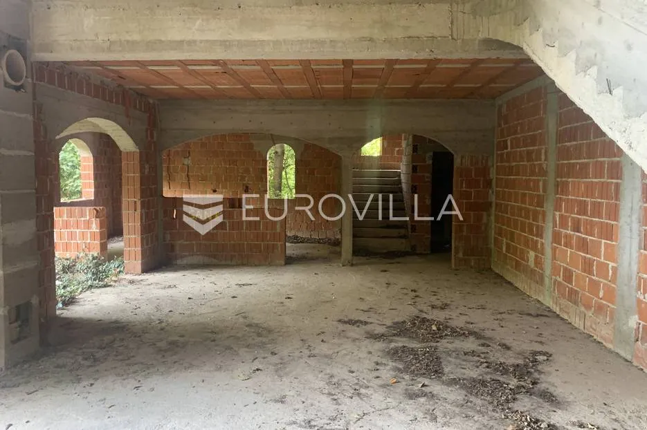 vrhovec, vidovčica nedovršena vila od 400 m² - slika 6