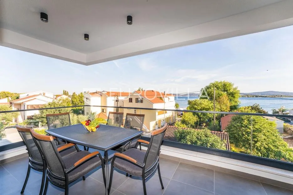 zadar, sveti filip i jakov, luksuzni dvoetažni penthouse s jacuzzijem, 2. red do mora - slika 18