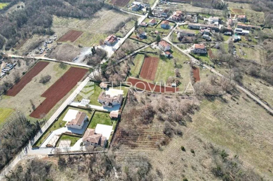 muntrilj, građevinsko zemljište od 3100 m2 - slika 2
