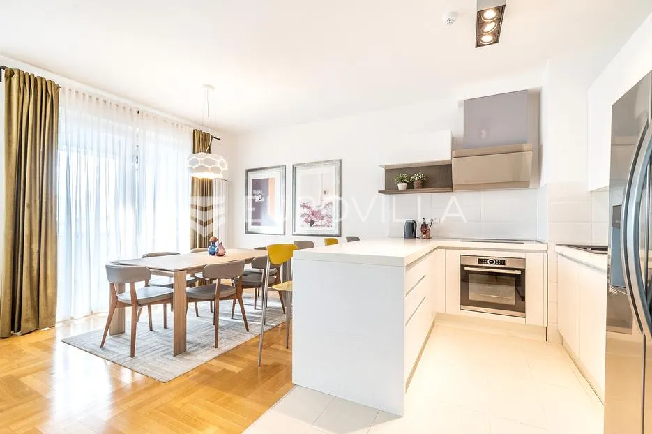 zagreb, vmd strojarska, prekrasan peterosoban stan s garažom nkp 140m2 - slika 2