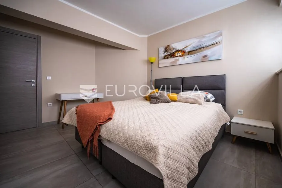 istra, medulin, višesoban penthouse s predivnom terasom i pogledom - slika 18