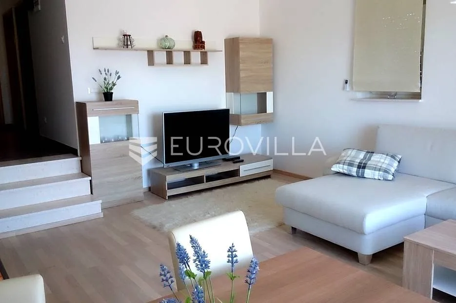 šolta, apartmanska kuća s bazenom na odličnoj lokaciji - slika 14