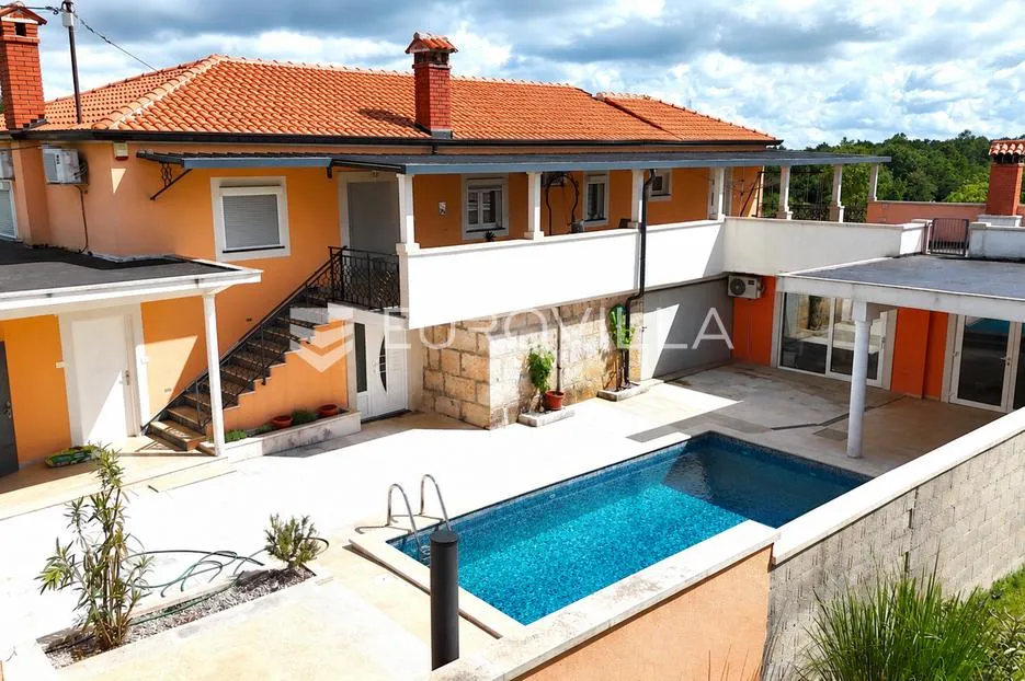 istra, tinjan okolica, impresivno imanje od 600 m² s bazenom, konobom i velikim potencijalom - slika 6