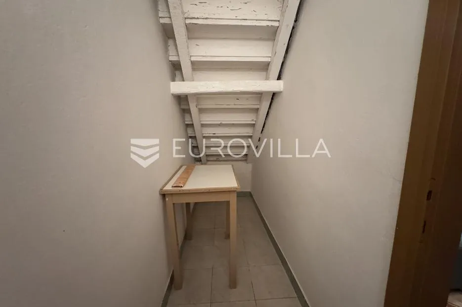 istra, kanfanar, autentična istarska kuća 200 m² s velikim potencijalom i velikom okućnicom - slika 12