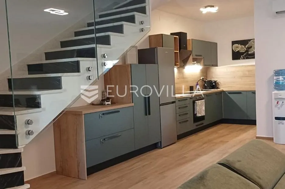 vir, atraktivan dvoetažni apartman s 3 spavaće sobe i pogledom na more - slika 14