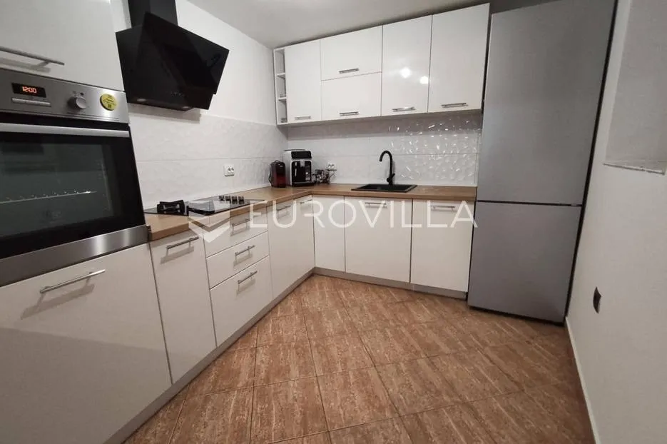 kraljevica, križišće, samostojeća kuća od 170 m² s bazenom - slika 3