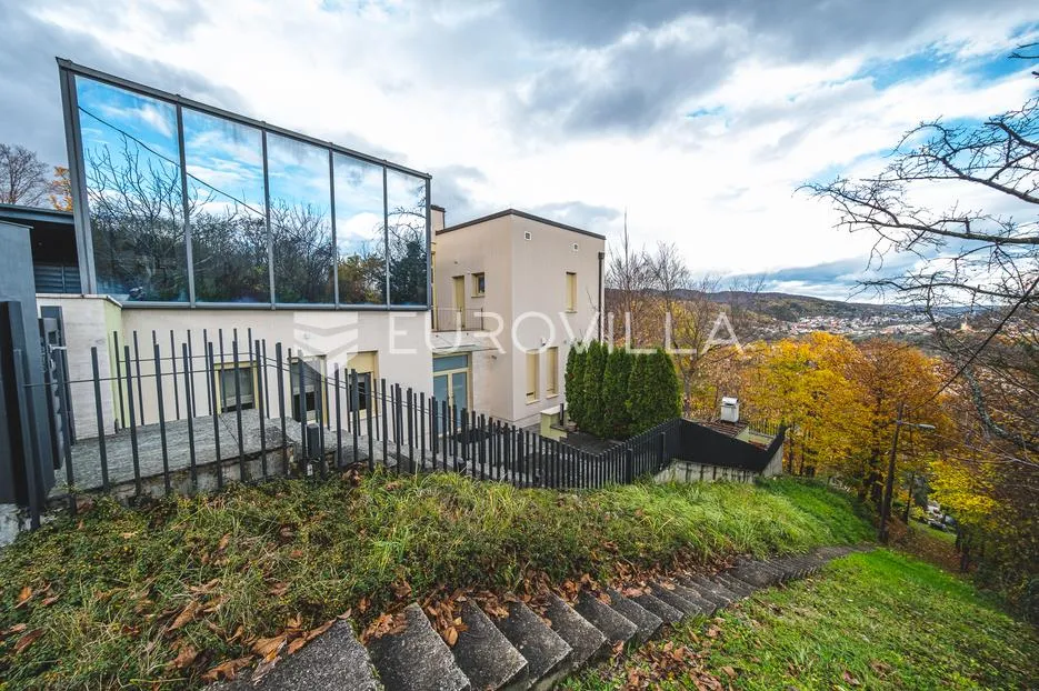zagreb, gornje prekrižje, ekskluzivna obiteljska vila 376 m² na zemljištu od 704 m² - slika 23