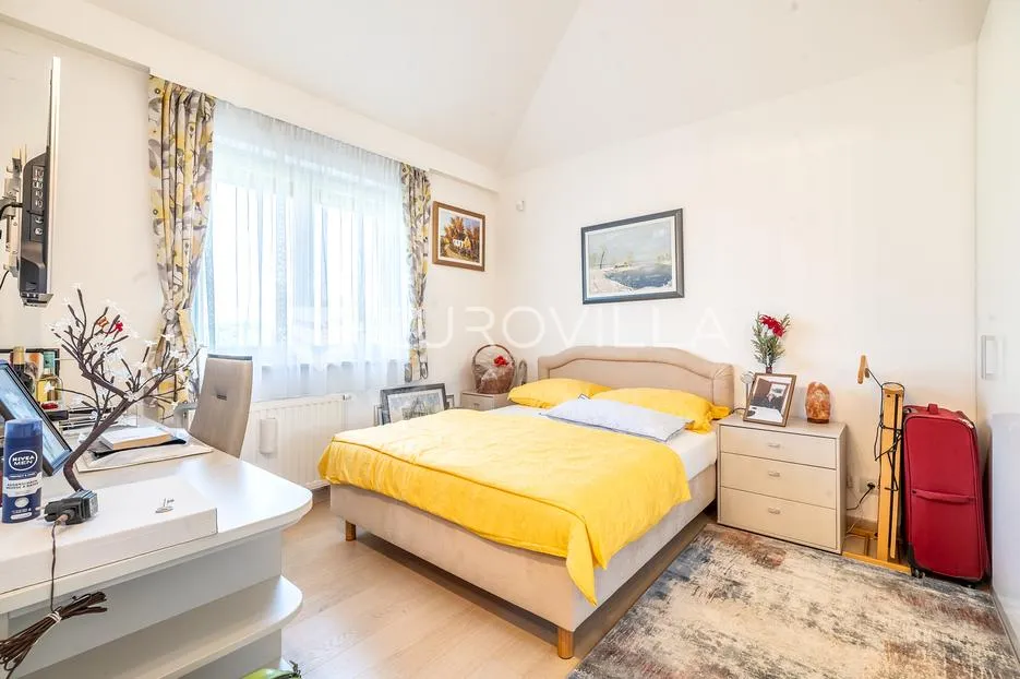 novi zagreb, čehi, moderna kuća 240 m² na zemljištu od 3100 m² - slika 12