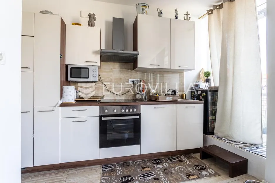split, centar, prostrana etaža na izvrsnoj lokaciji s pogledom na more, 135 m² - slika 8