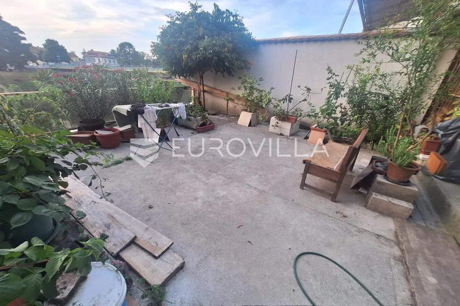 karlovac, zvijezda, poslovni prostor 24 m² s terasom u centru grada - slika 4