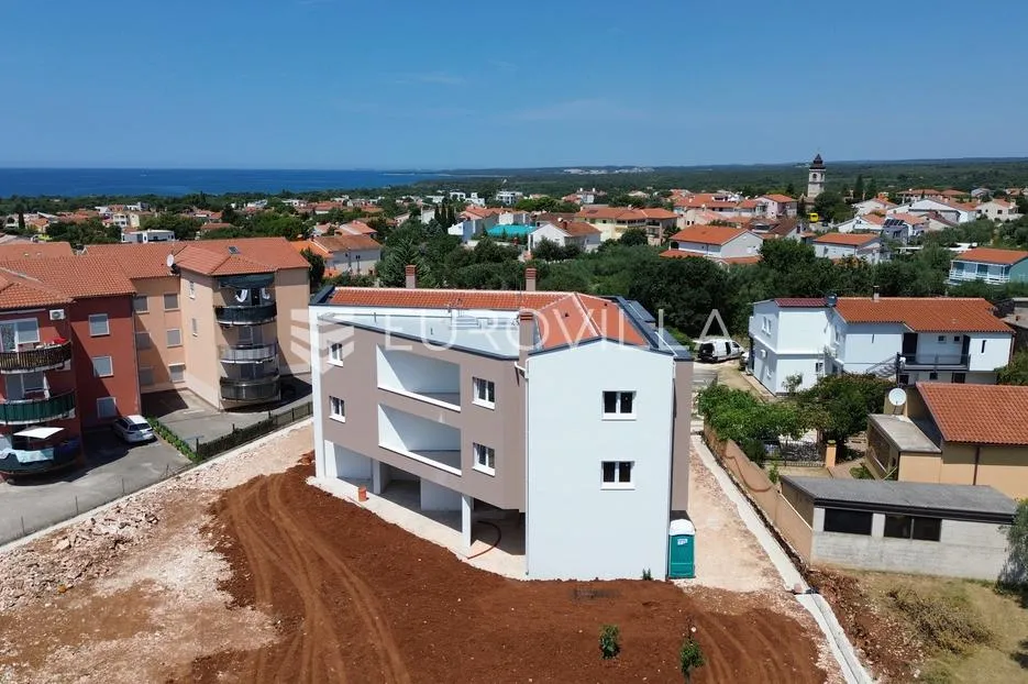 istra, peroj, moderan stan s garažom i terasom - slika 15