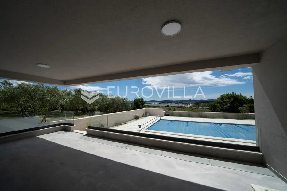 zadar, crno, moderan trosoban stan s bazenom, 95 m² - slika 17