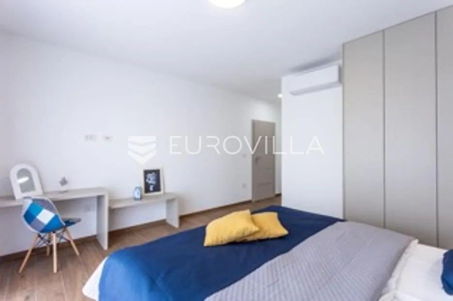 istra, smoljanci, kvalitetna i moderna samostojeća kuća, 208 m², grijani bazen 40 m² - slika 54