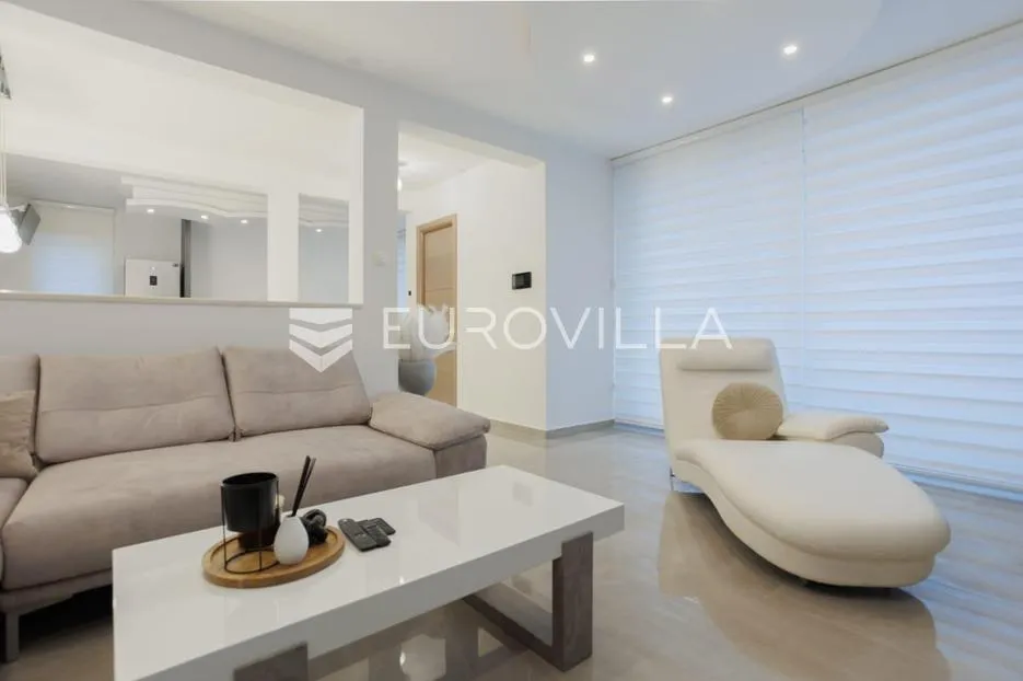 podstrana, strožanac, prekrasan dvoetažan penthouse - slika 5